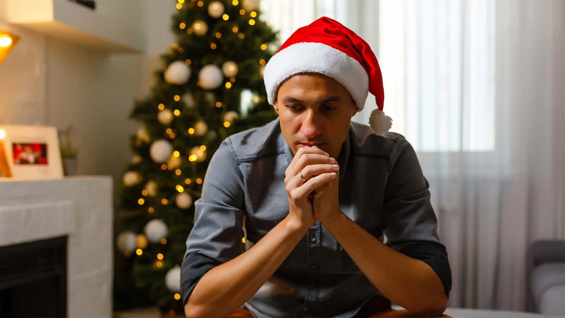 La Navidad es una temporada que evoca una mezcla de emociones, desde alegría y amor hasta el estrés y la nostalgia. La Navidad es una temporada que evoca una mezcla de emociones, desde alegría y amor hasta el estrés y la nostalgia.